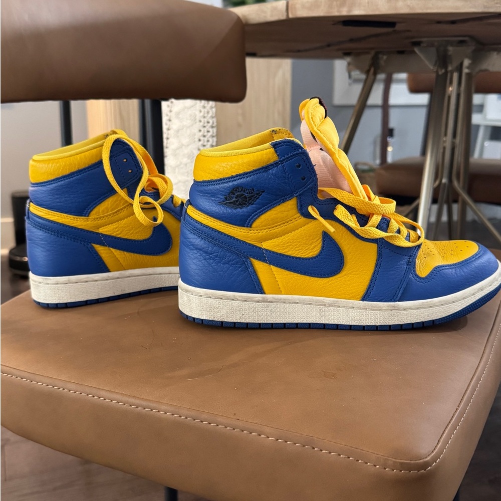 Nike High-Top Sneakers in Blue & Yellow